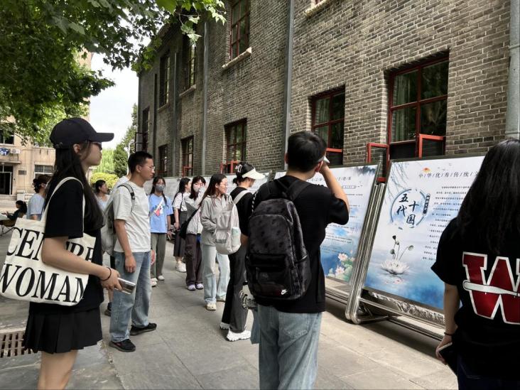 现场直播足球